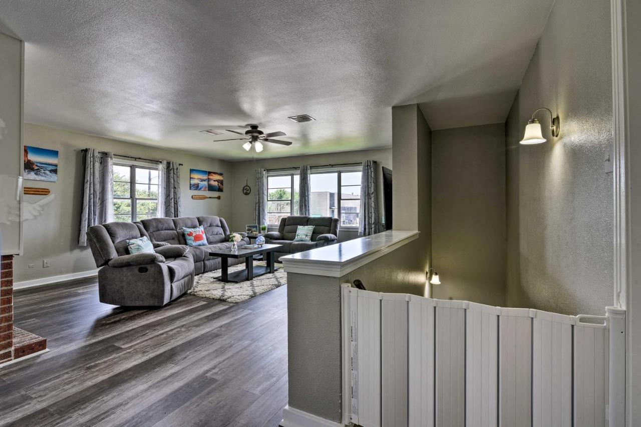 Spacious And Modern Family Duplex In Galveston! Экстерьер фото
